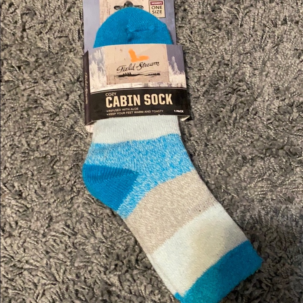 cozy cabin sock NWT
